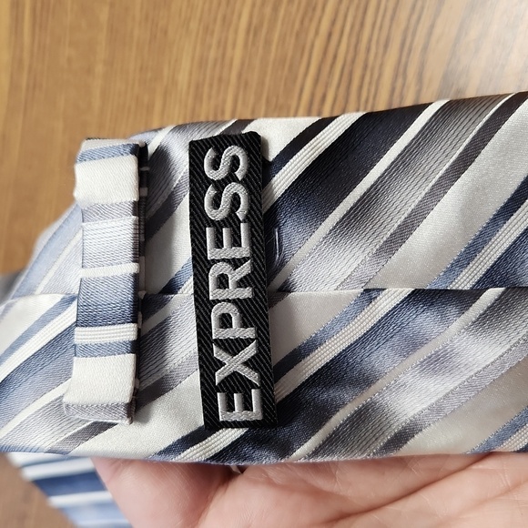 Men's 100% Silk Tie by Express - Picture 2 of 4